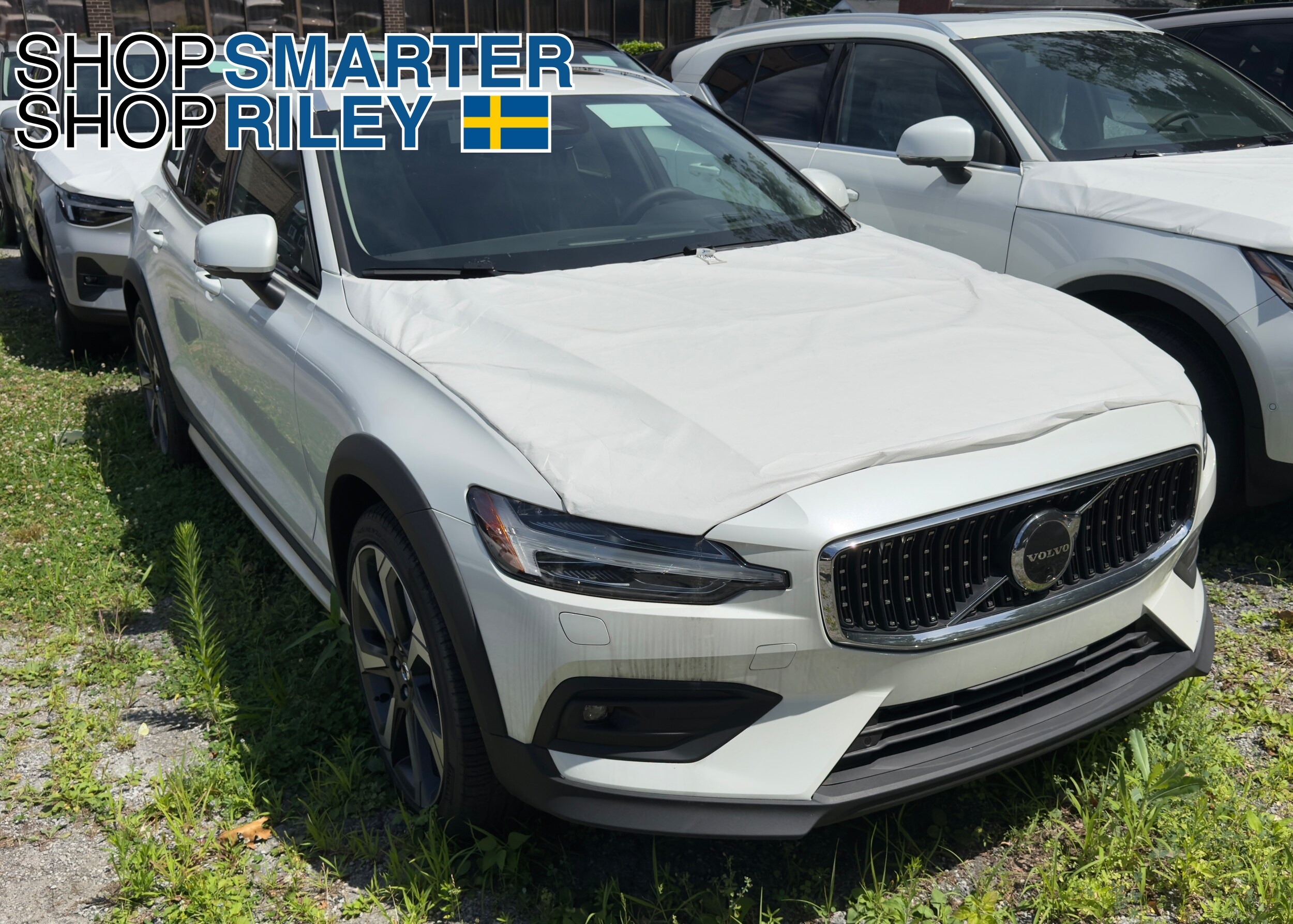 2025 Volvo V60 Cross Country Wagon 