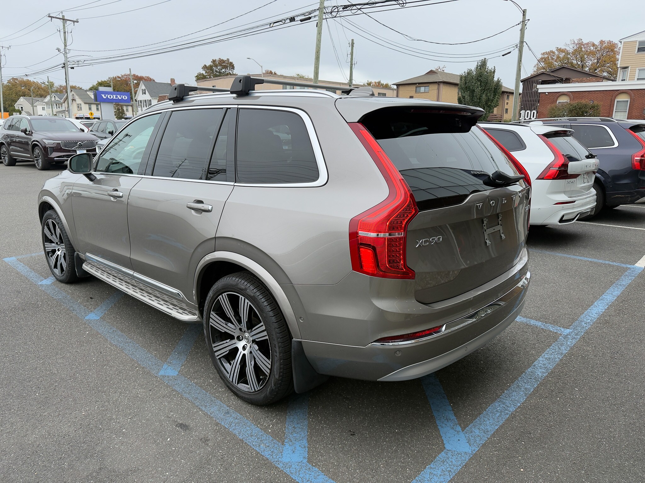 2022 Volvo XC90 T6 AWD Inscription photo 3