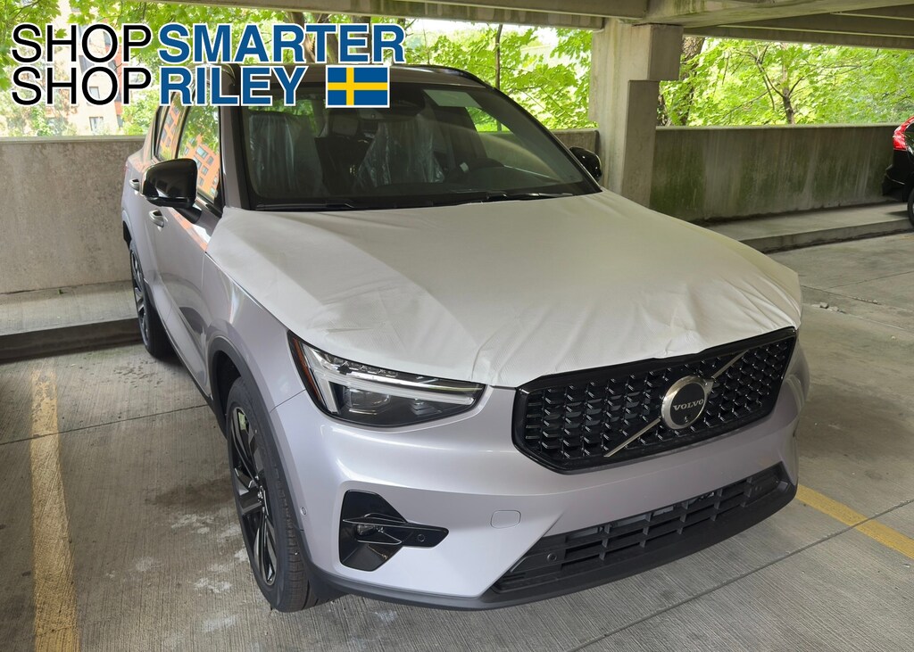 New 2026 Volvo XC40 B5 Ultra SUV