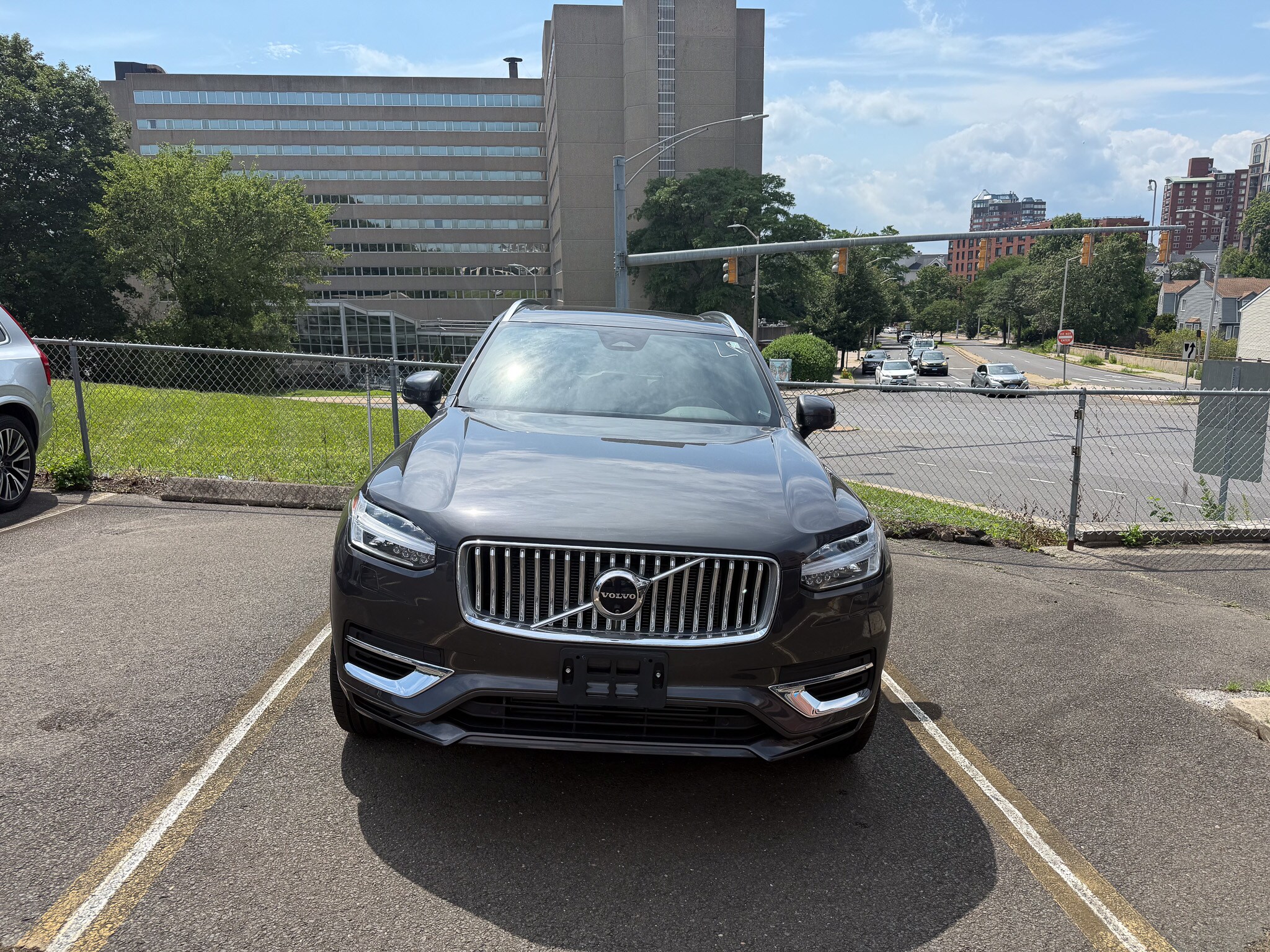 2024 Volvo XC90 T8 Plus photo 2