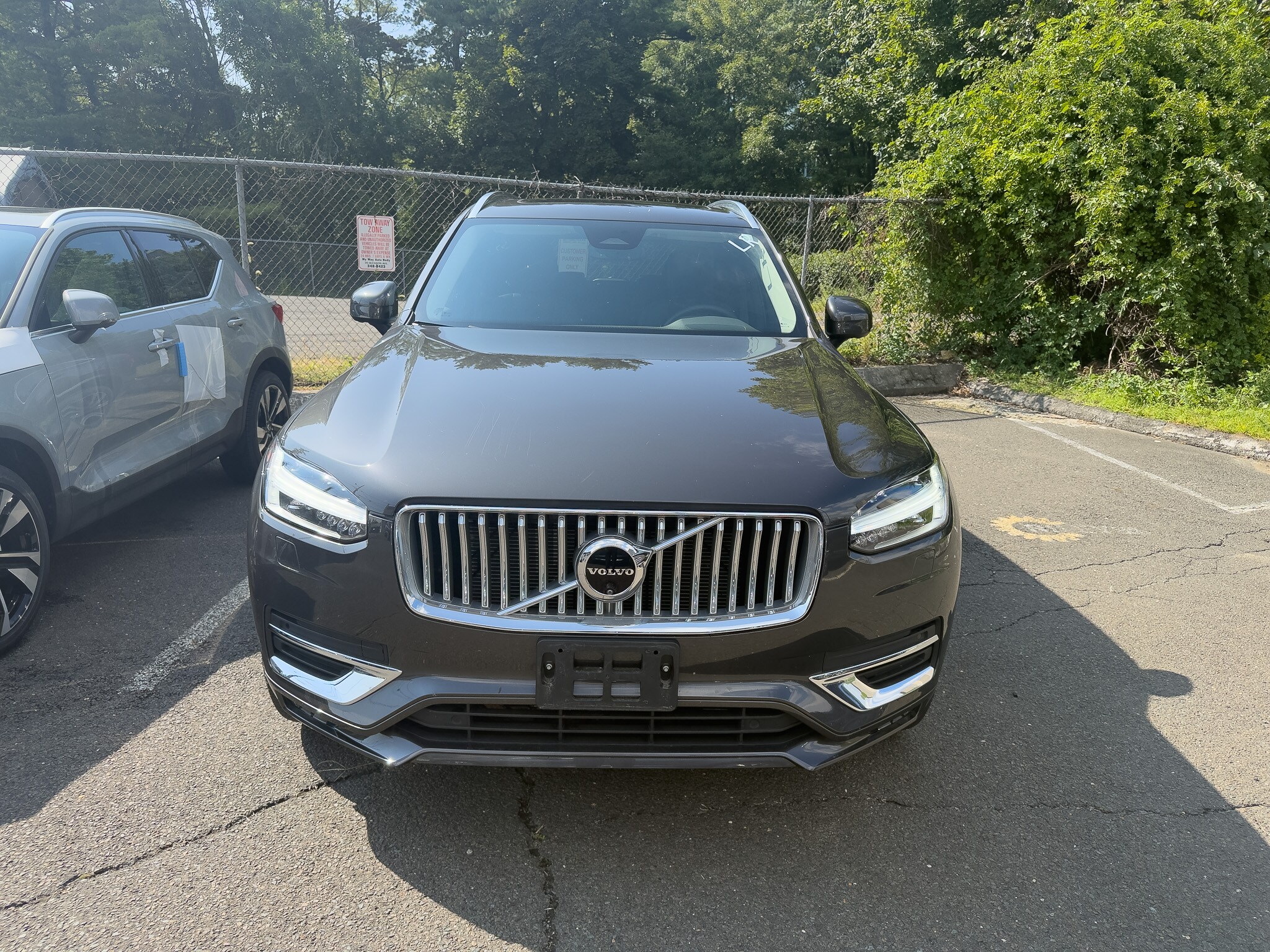 2024 Volvo XC90 Plus photo 2