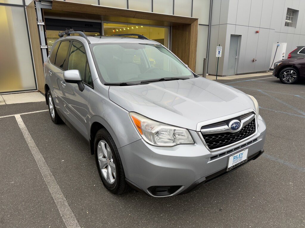 Used 2015 Subaru Forester 2.5i Premium (CVT) SUV