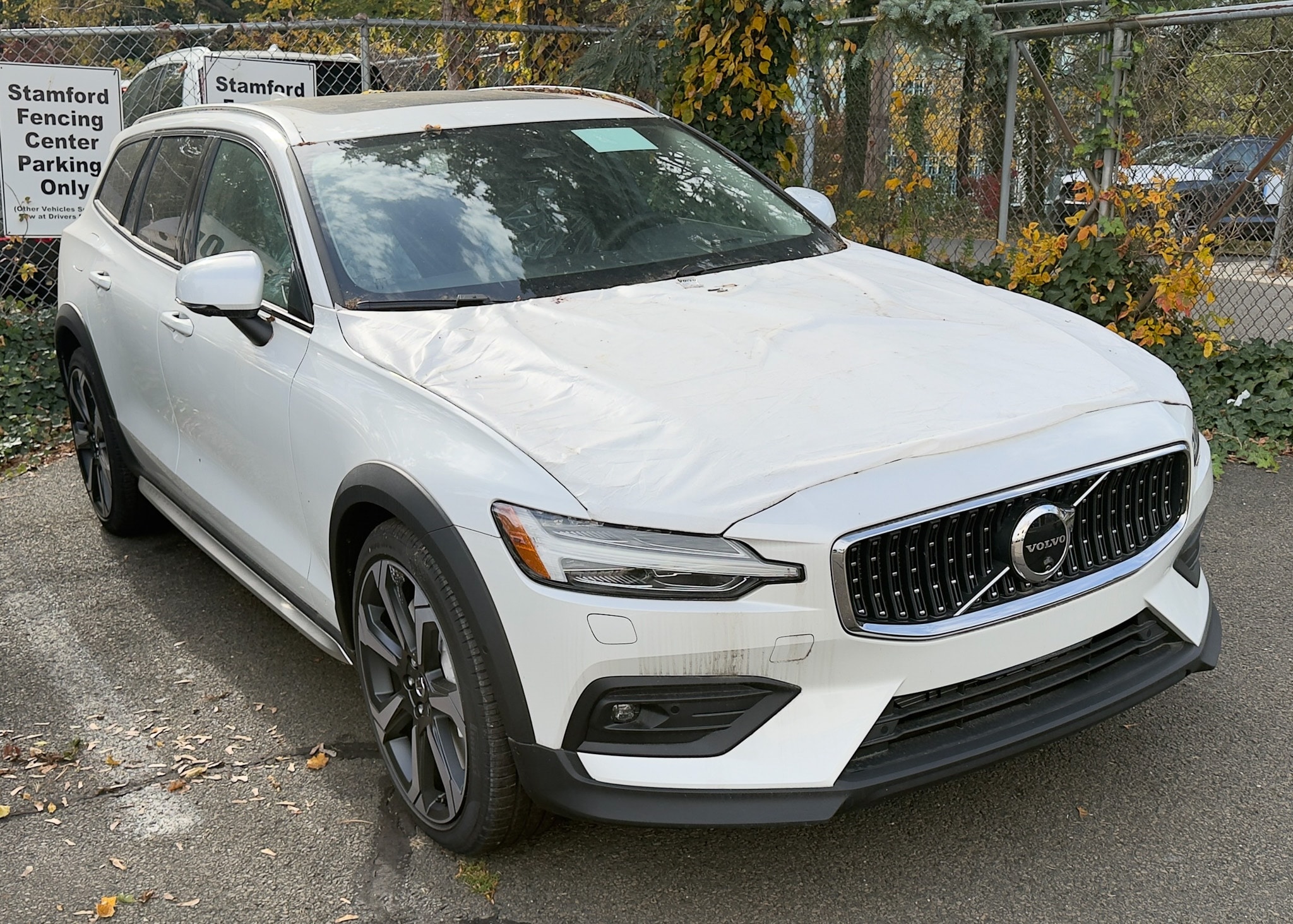 2025 Volvo V60 Cross Country Ultra's photo