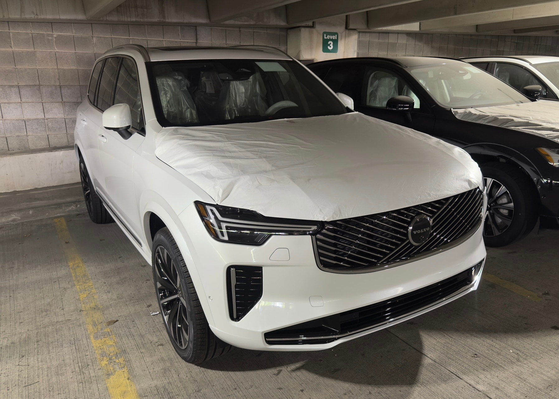 2026 Volvo XC90 Plus's photo