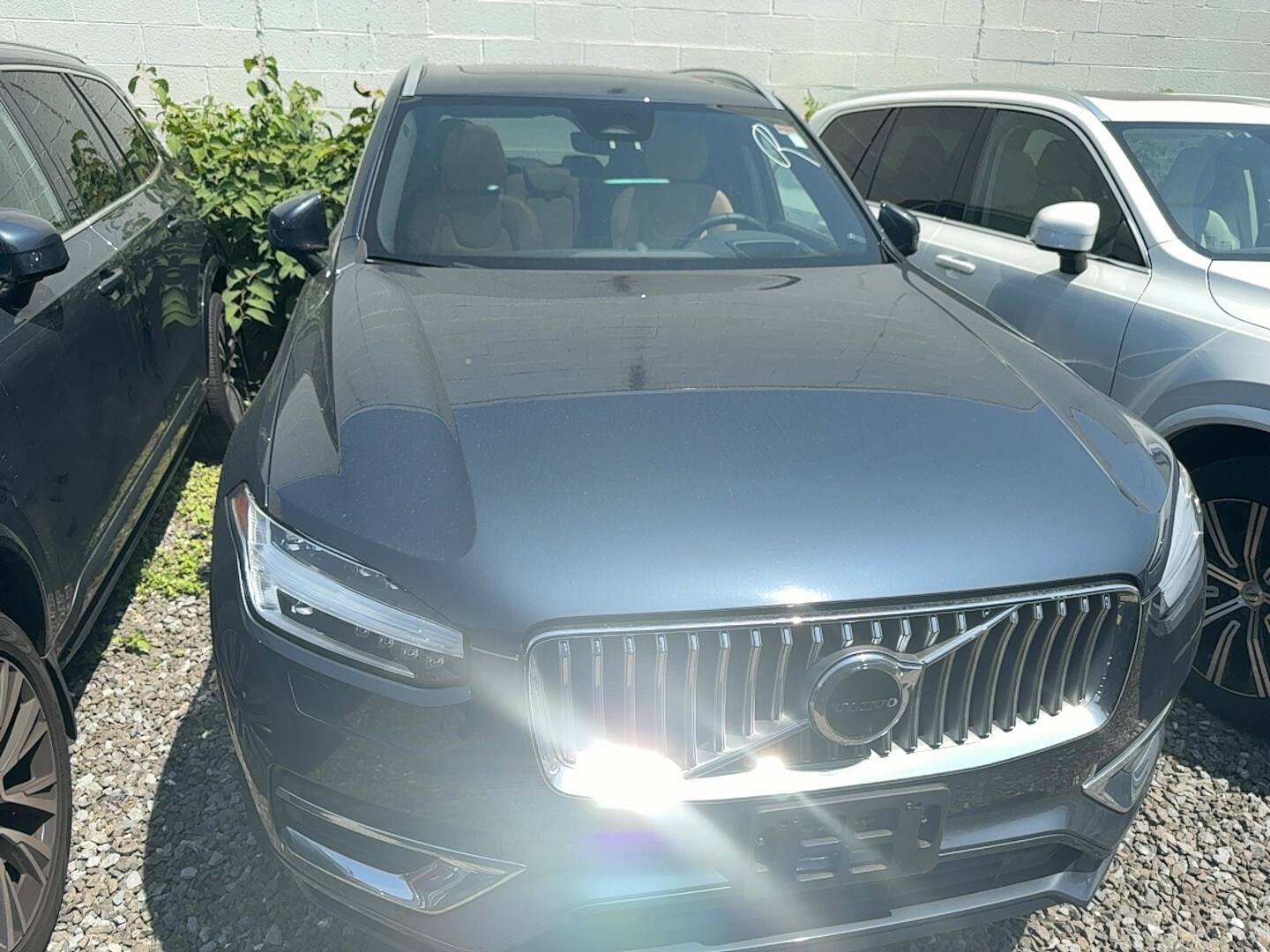 2023 Volvo XC90 AWD Ultimate photo 2