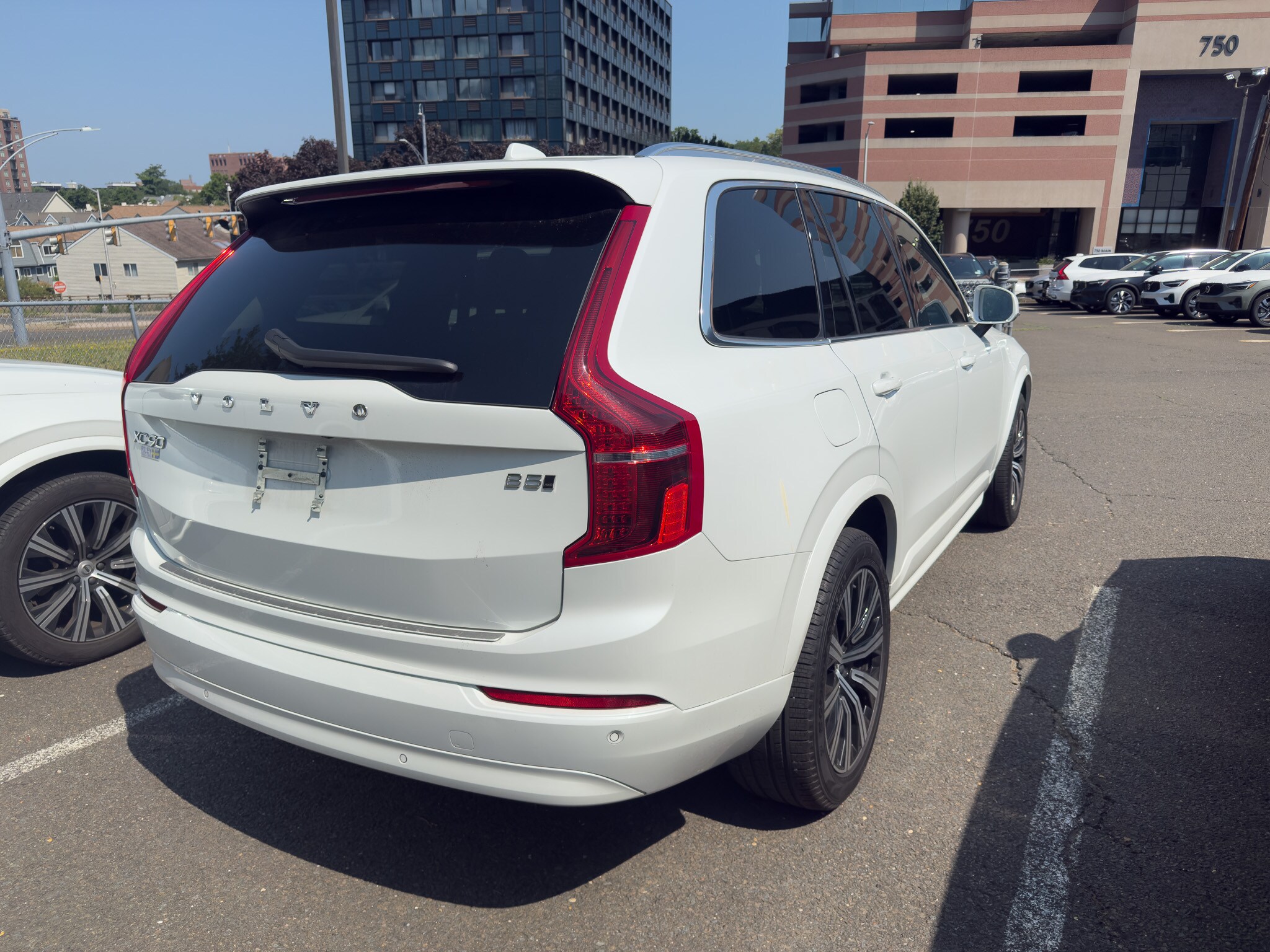 2023 Volvo XC90 B5 AWD Core photo 4