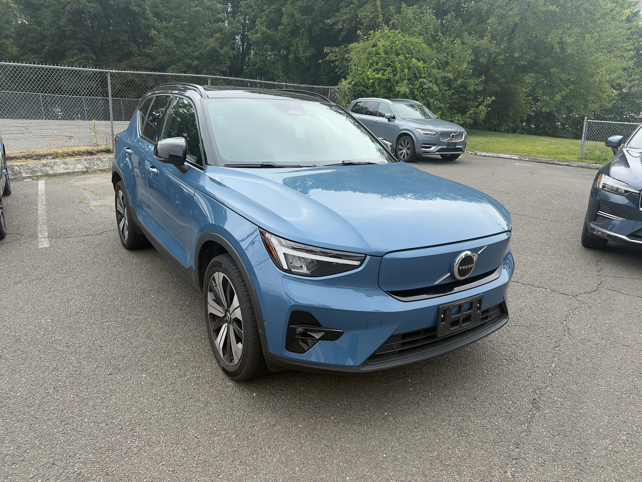 2023 Volvo XC40 Plus's photo