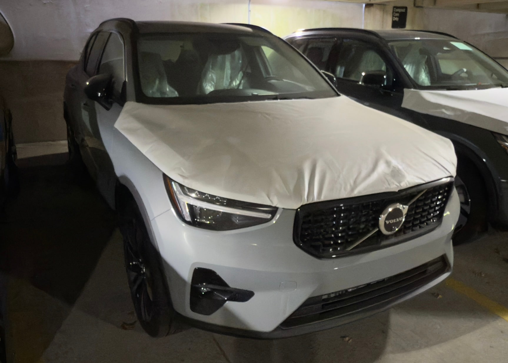 2025 Volvo XC40 Plus's photo