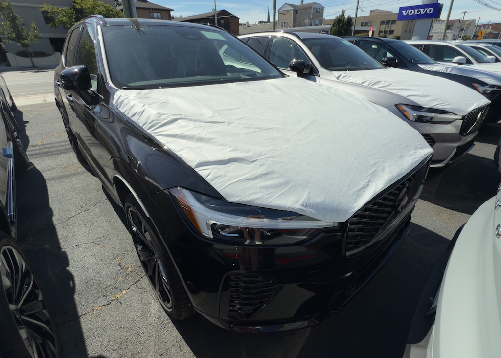 New 2026 Volvo XC60 B5 Ultra Black Edition SUV