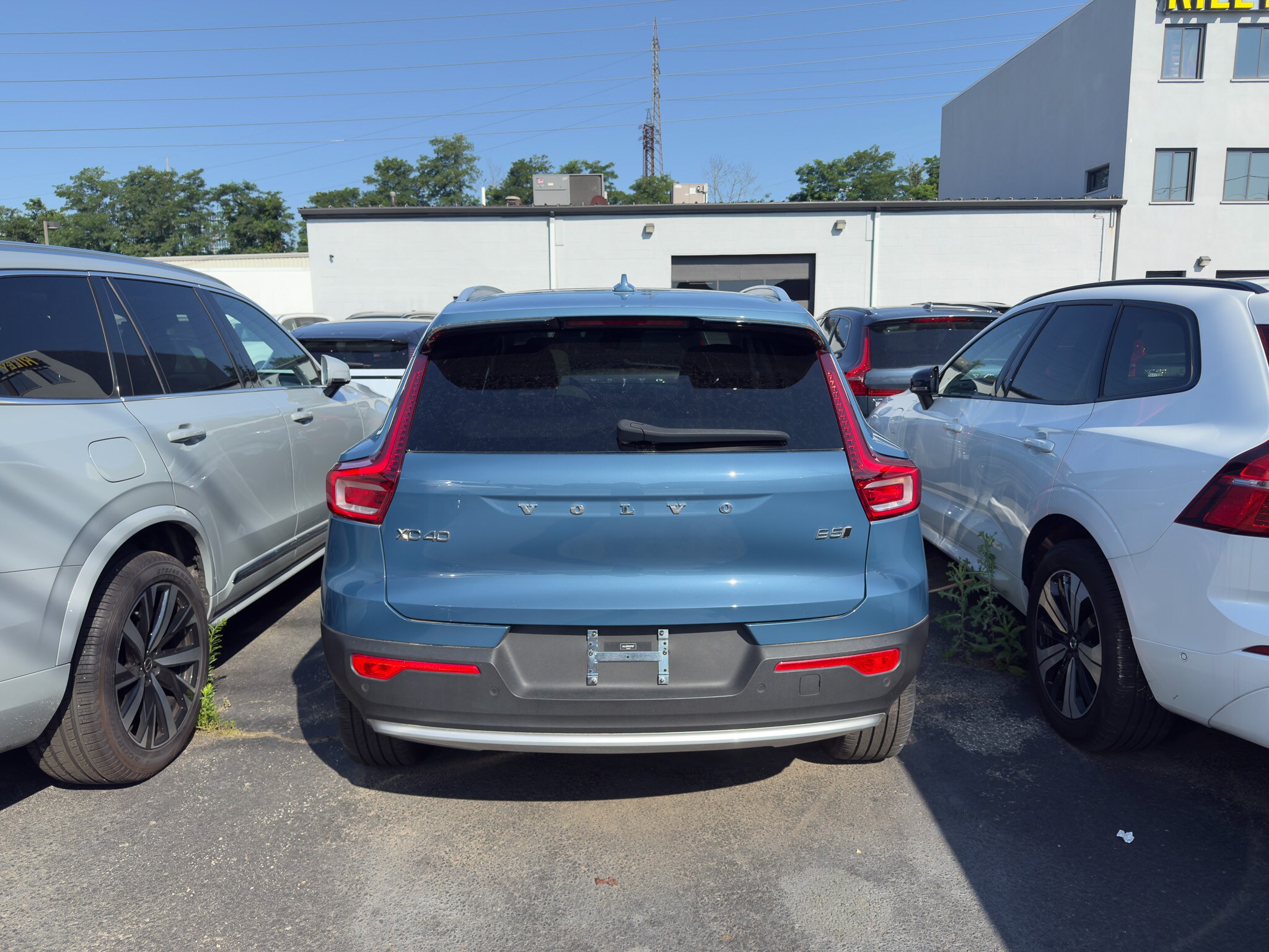 2023 Volvo XC40 AWD Plus photo 4