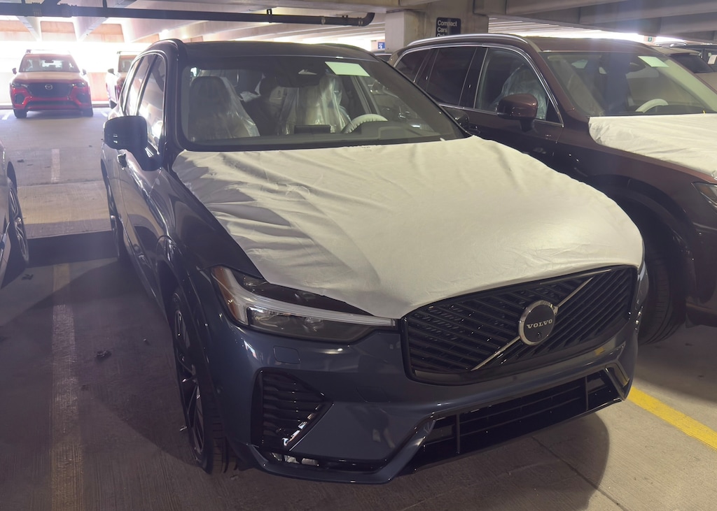 New 2025 Volvo XC60 B5 Core SUV