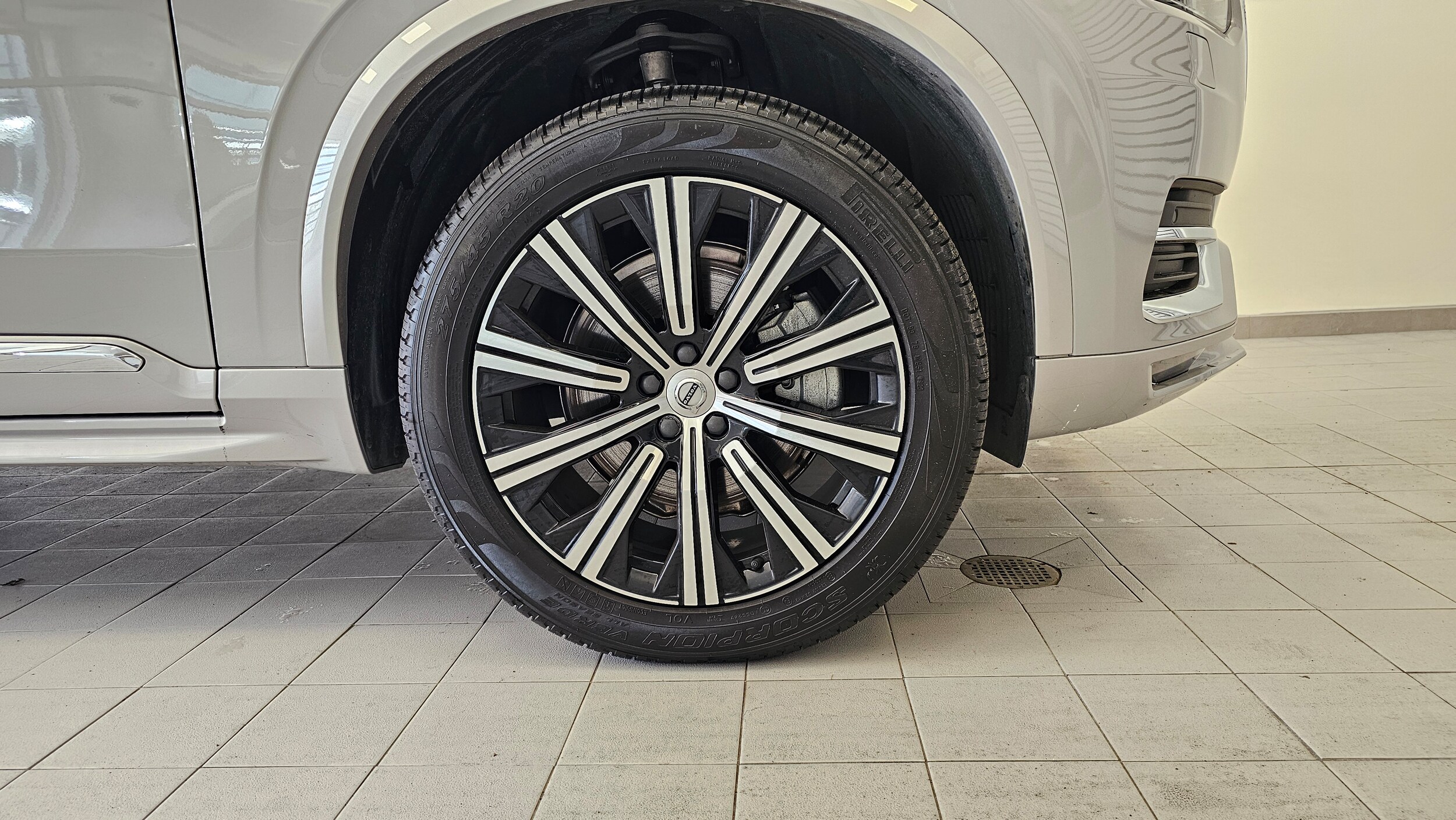 2024 Volvo XC90 B5 Core photo 4