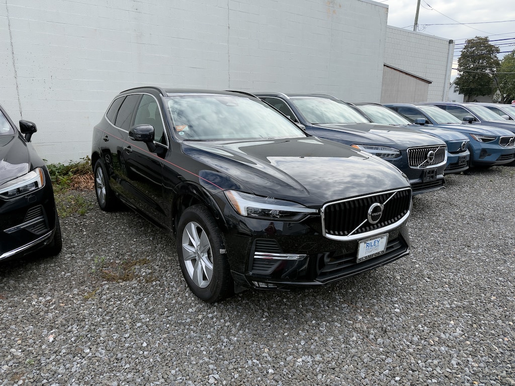 Certified 2022 Volvo XC60 B5 AWD Momentum SUV