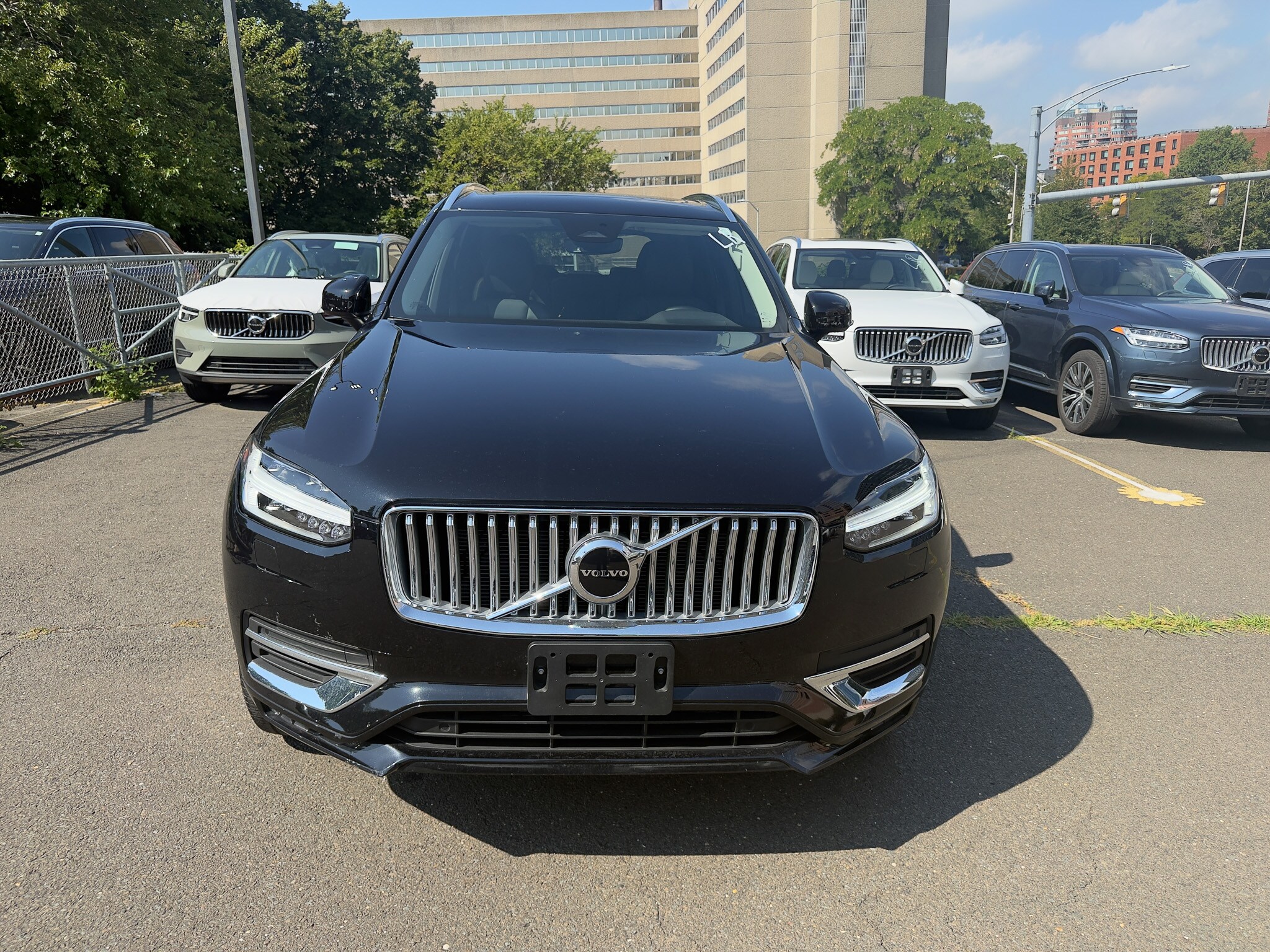 2024 Volvo XC90 B5 Core photo 2