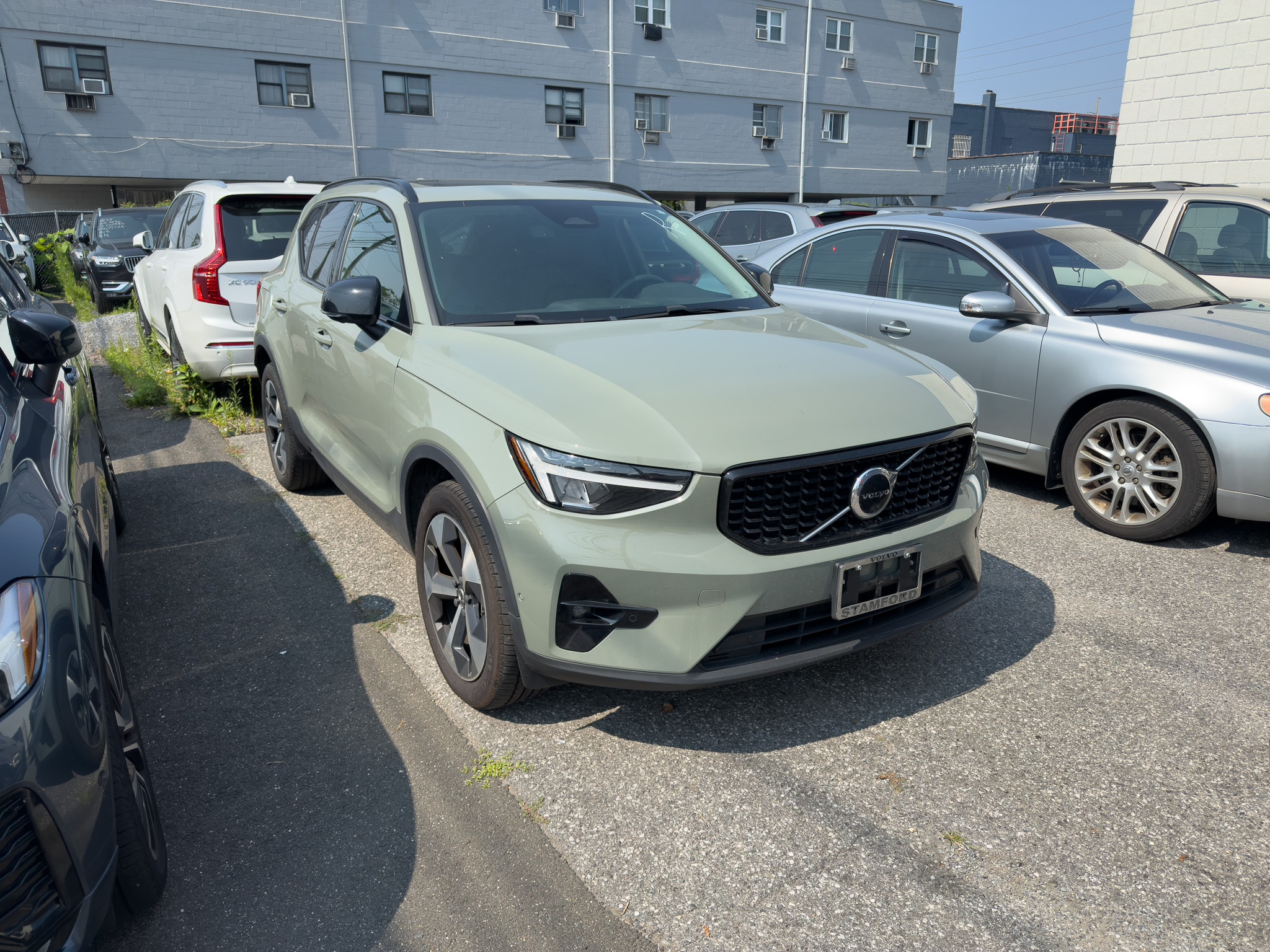2023 Volvo XC40 Plus's photo
