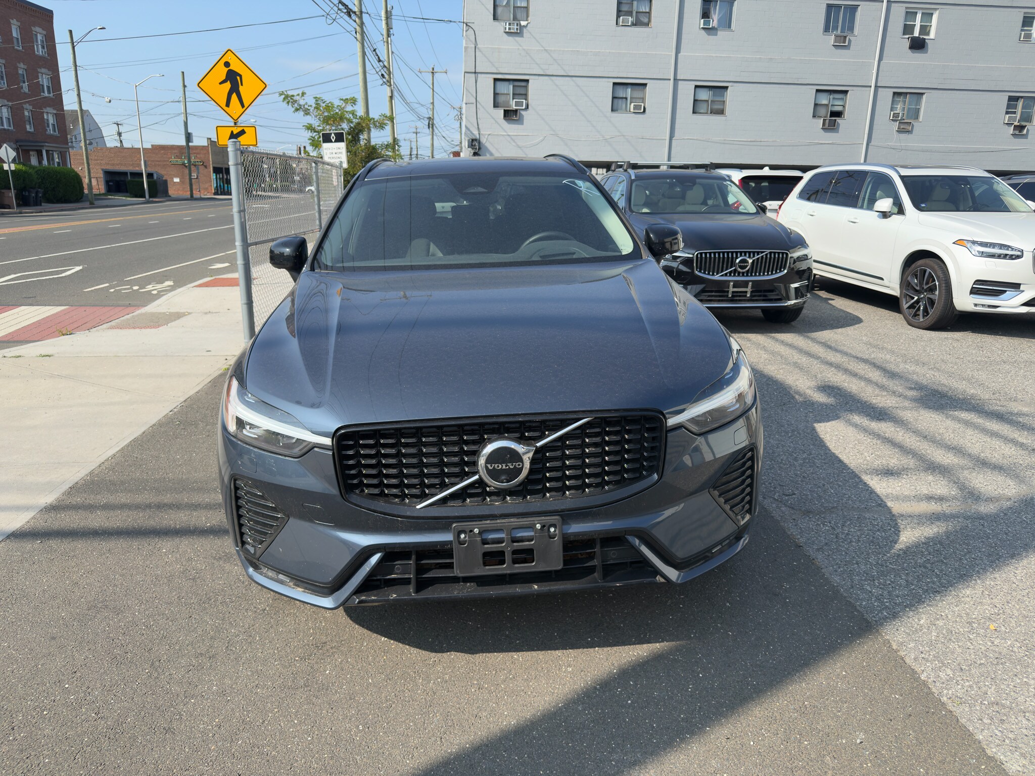 2023 Volvo XC60 Ultimate photo 3