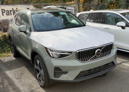 2025 Volvo XC40 B5 Core Bright Theme AWD SUV