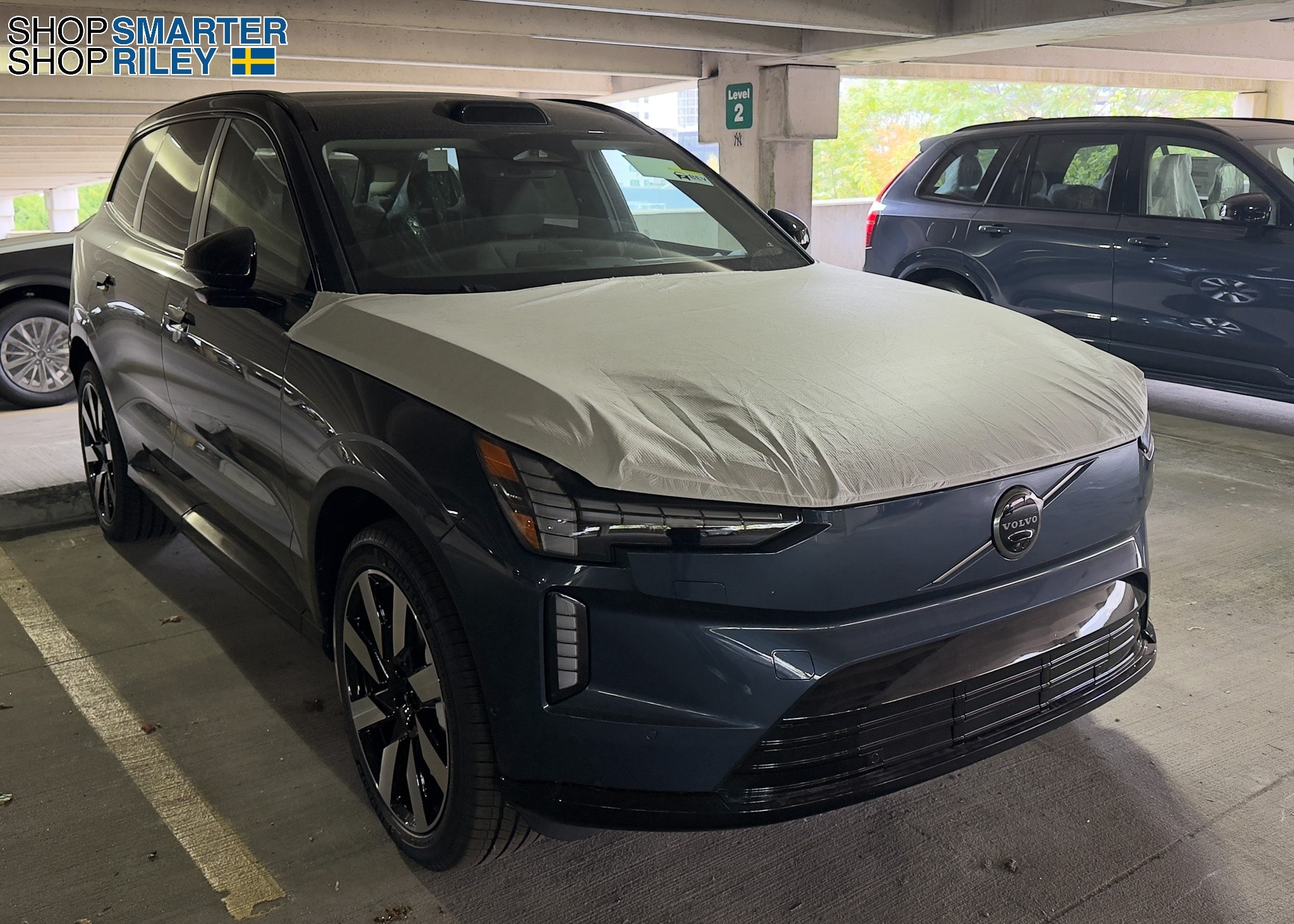 2025 Volvo EX90 Twin Performance Plus 7-Passenger eAWD