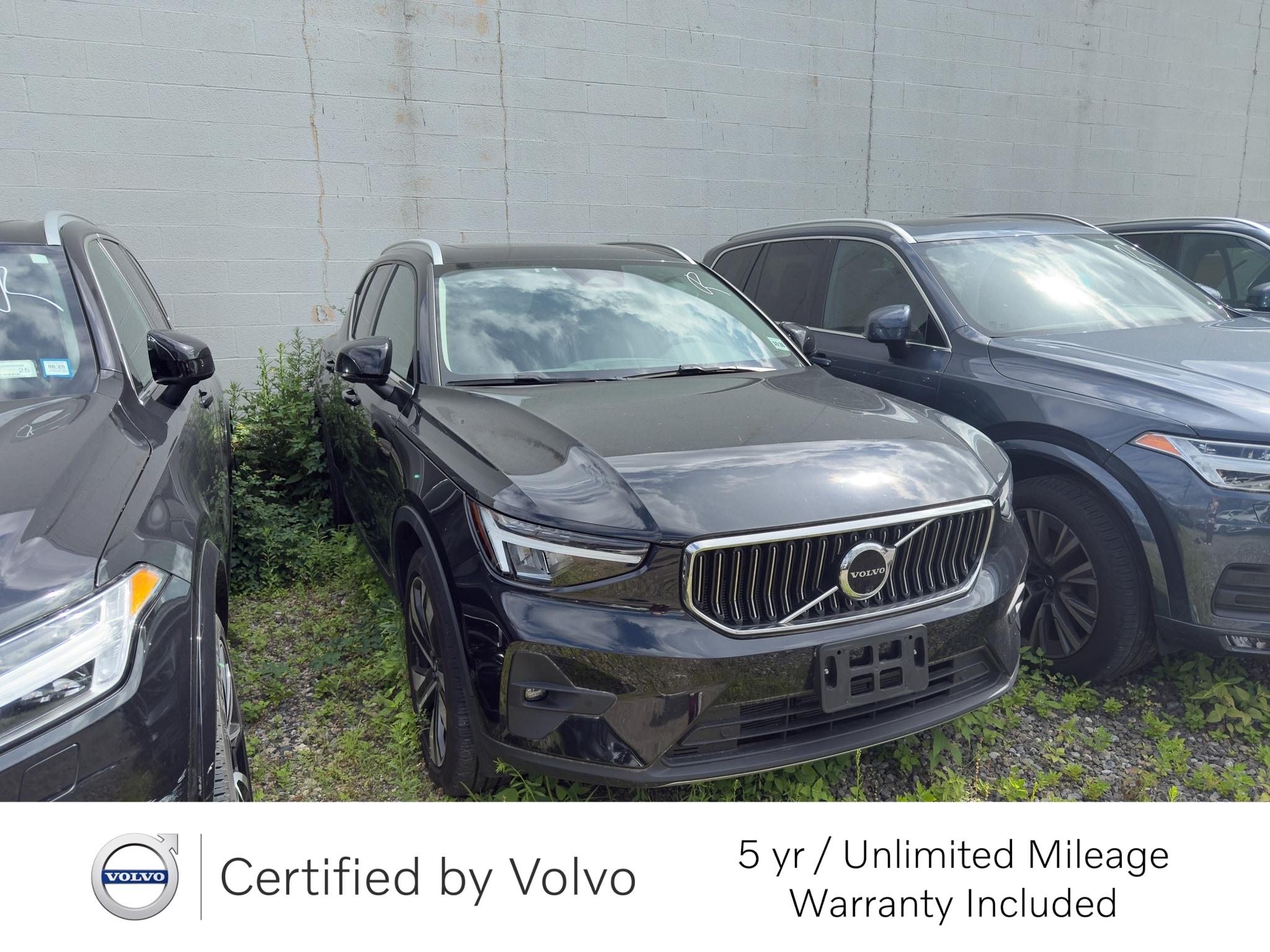 2023 Volvo XC40 B5 AWD Plus Bright