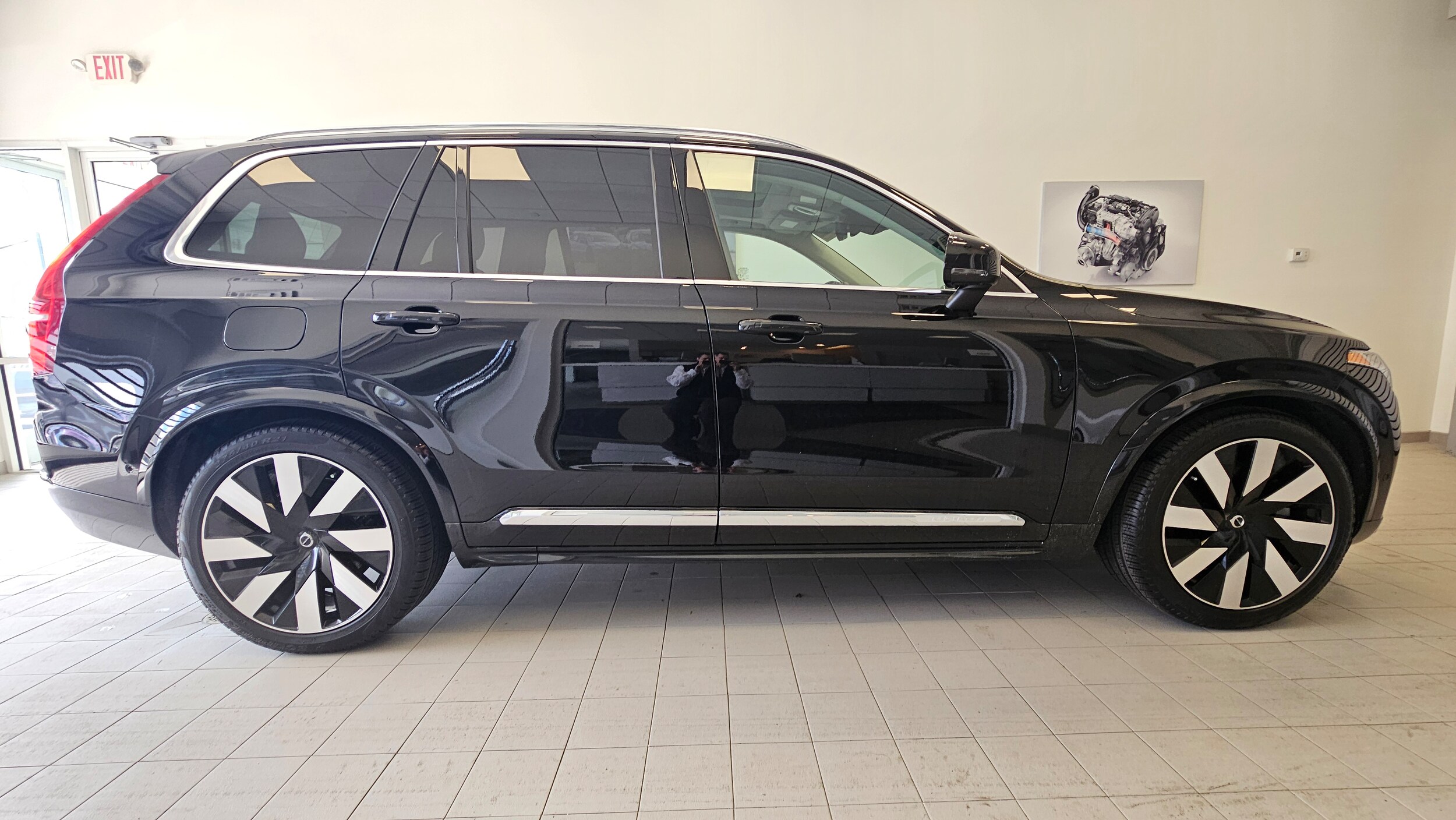 2023 Volvo XC90 Recharge Ultimate photo 3