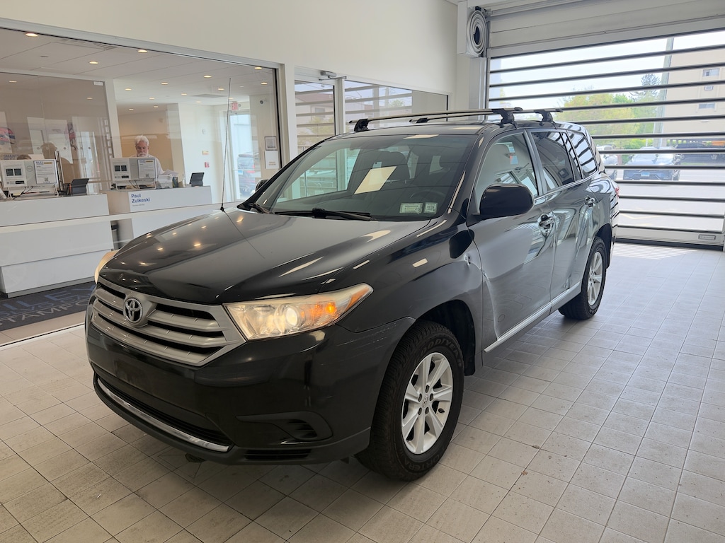 Used 2011 Toyota Highlander SE V6 SUV