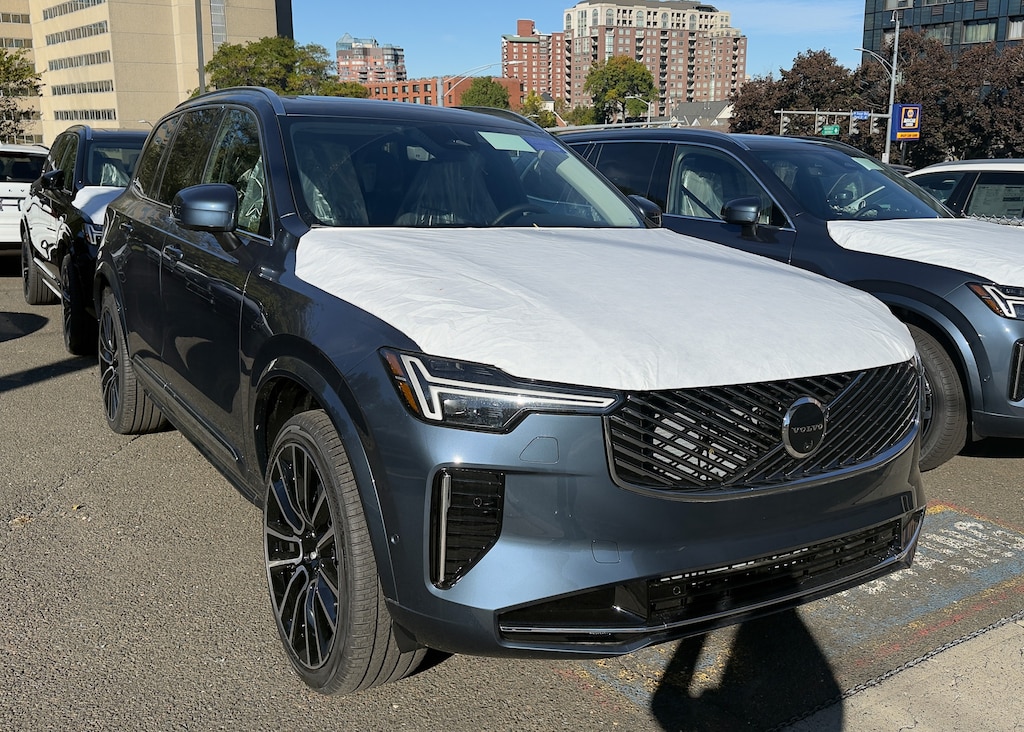 New 2026 Volvo XC90 B6 Plus 7-Seater SUV
