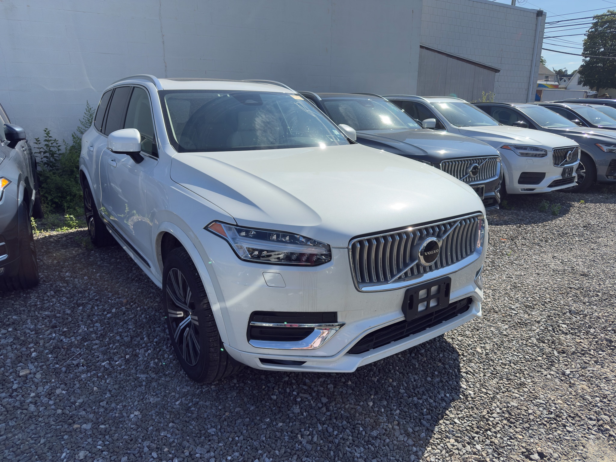 2024 Volvo XC90 Core's photo