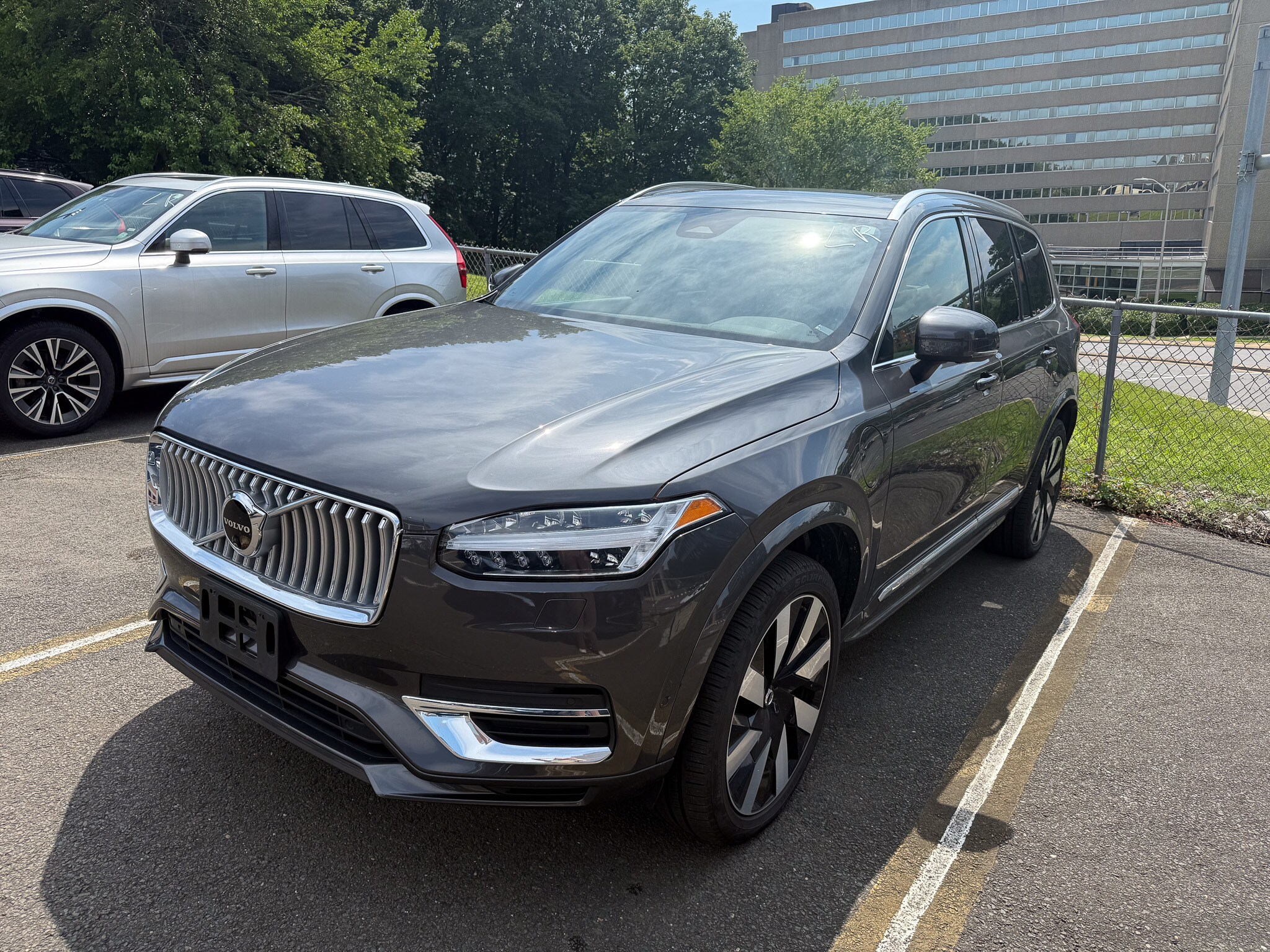 2024 Volvo XC90 T8 Plus photo 3