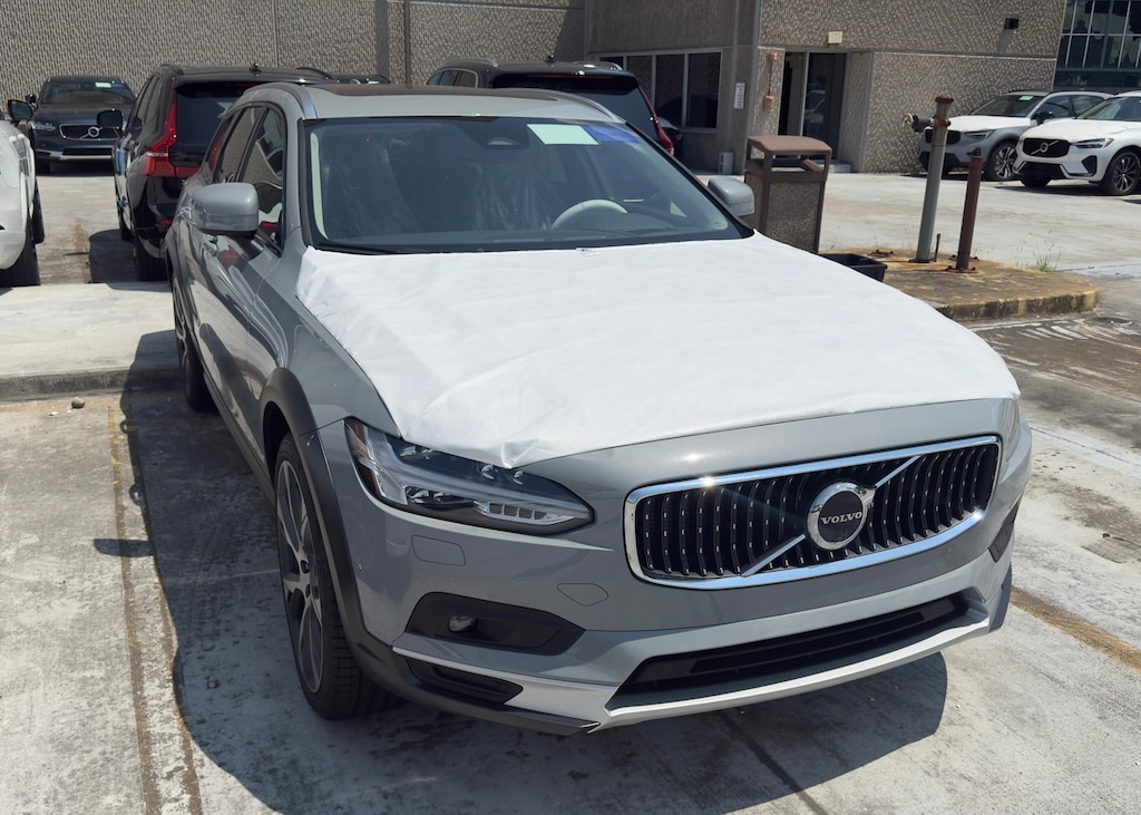 New 2026 Volvo V90 Cross Country B6 Ultra Wagon