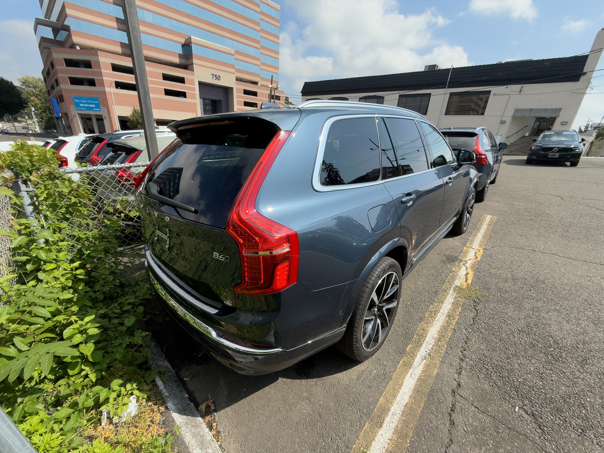2024 Volvo XC90 Plus photo 3
