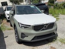 2025 Volvo XC40 B5 Core Bright Theme SUV