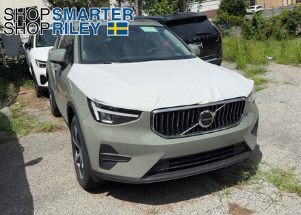 2025 Volvo XC40 B5 Core Bright Theme SUV