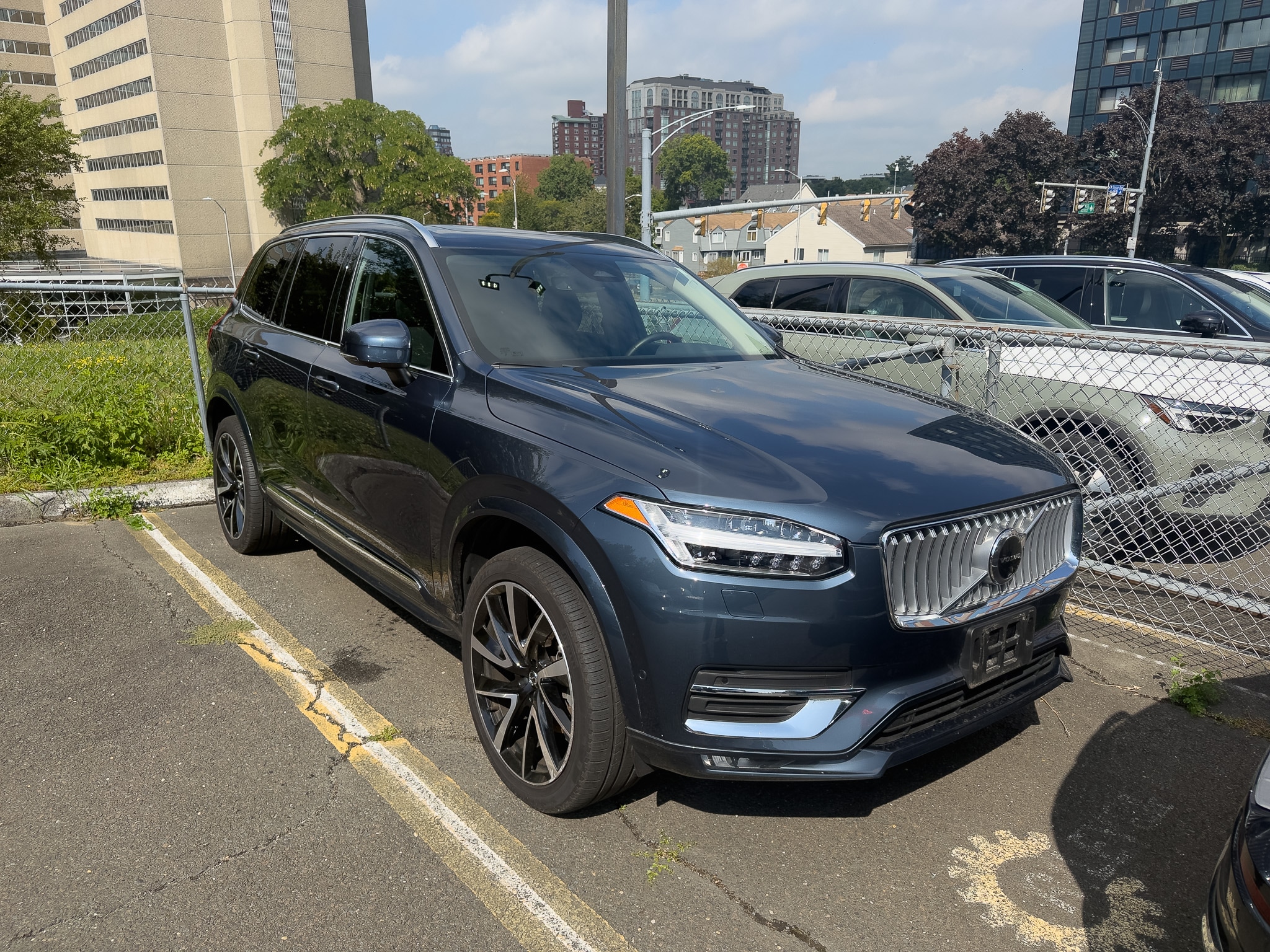 2024 Volvo XC90 Plus's photo