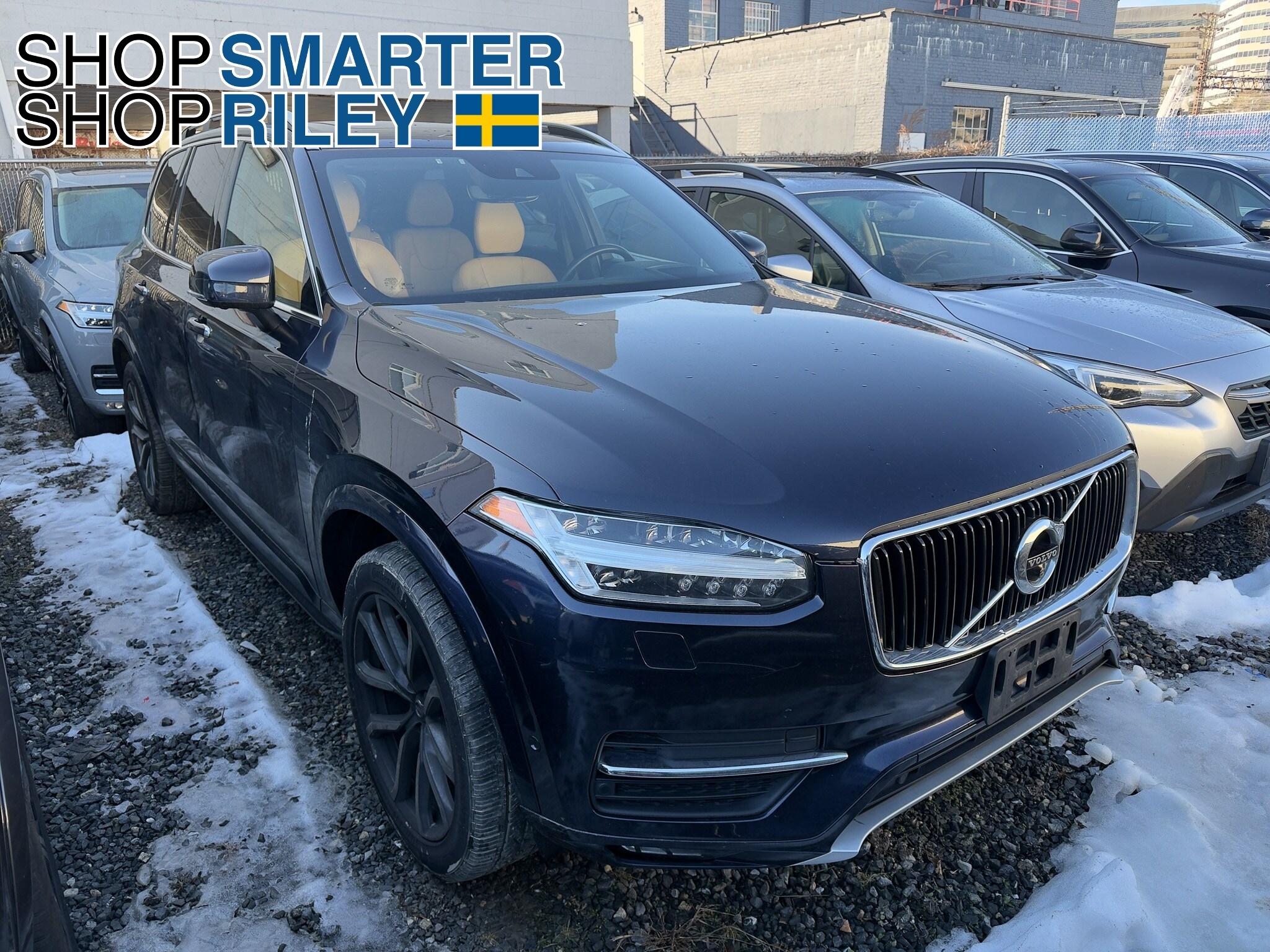 2019 Volvo XC90 Momentum's photo