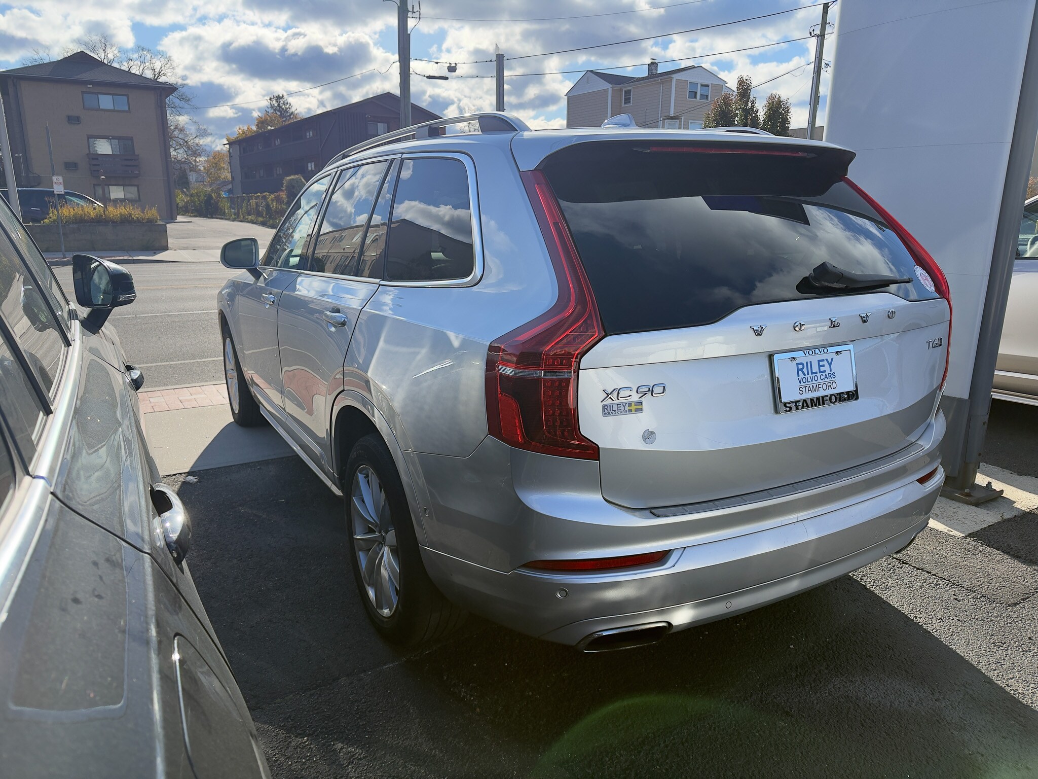 2018 Volvo XC90 T6 AWD Momentum photo 4
