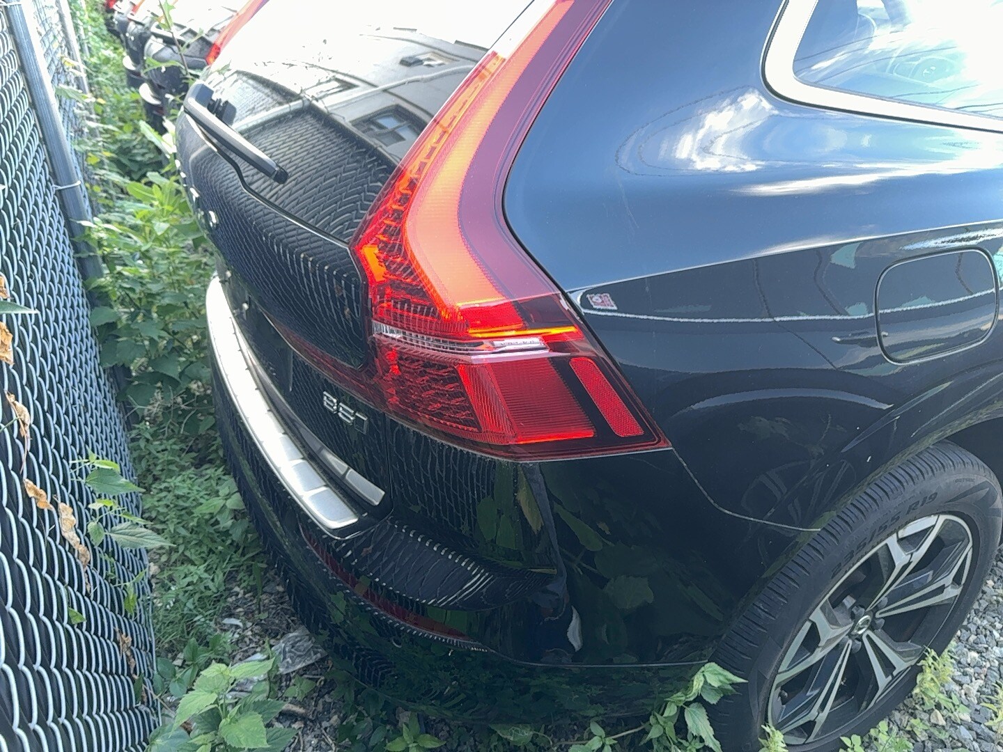 2022 Volvo XC60 B5 Momentum photo 4