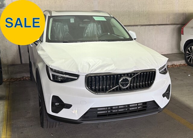 2025 Volvo XC40 B5 Ultra Bright Theme AWD SUV