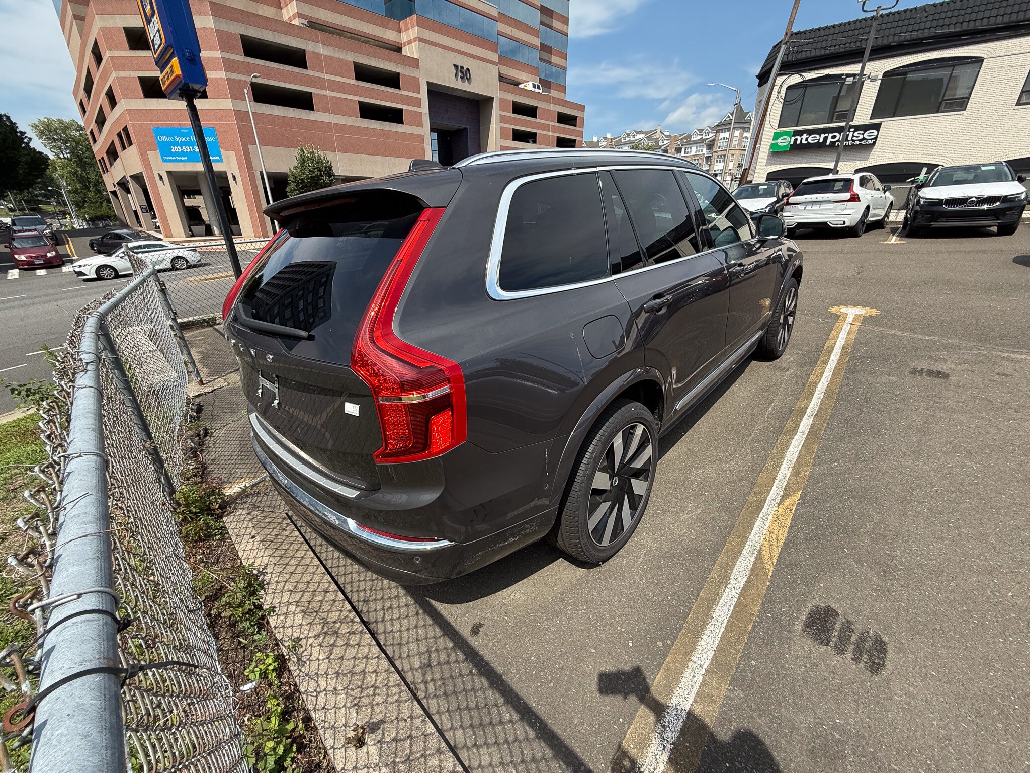 2024 Volvo XC90 T8 Plus photo 4