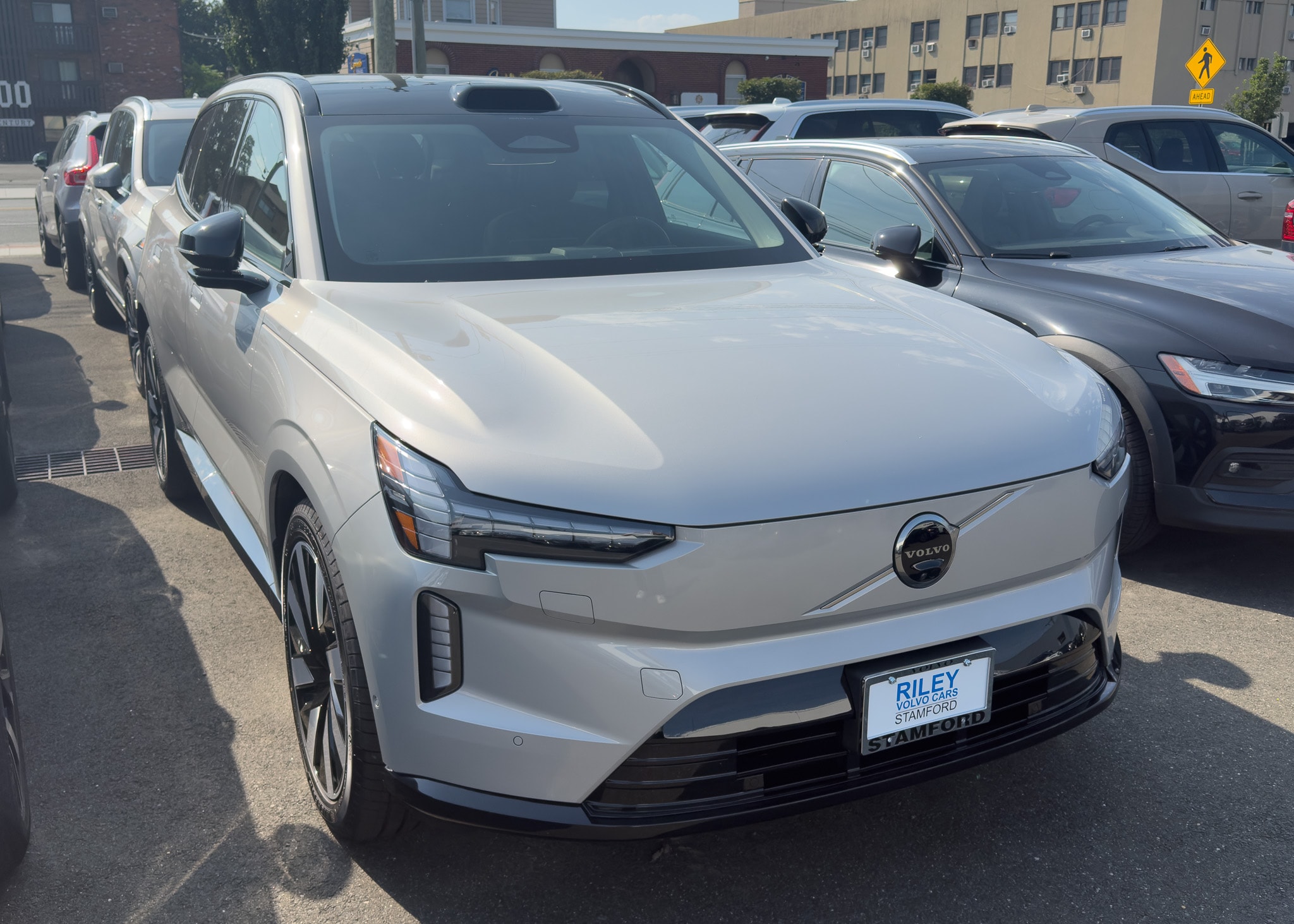 2025 Volvo EX90 Ultra's photo