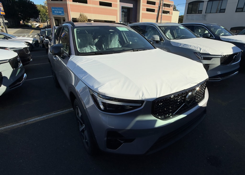 New 2026 Volvo XC40 B5 Plus SUV