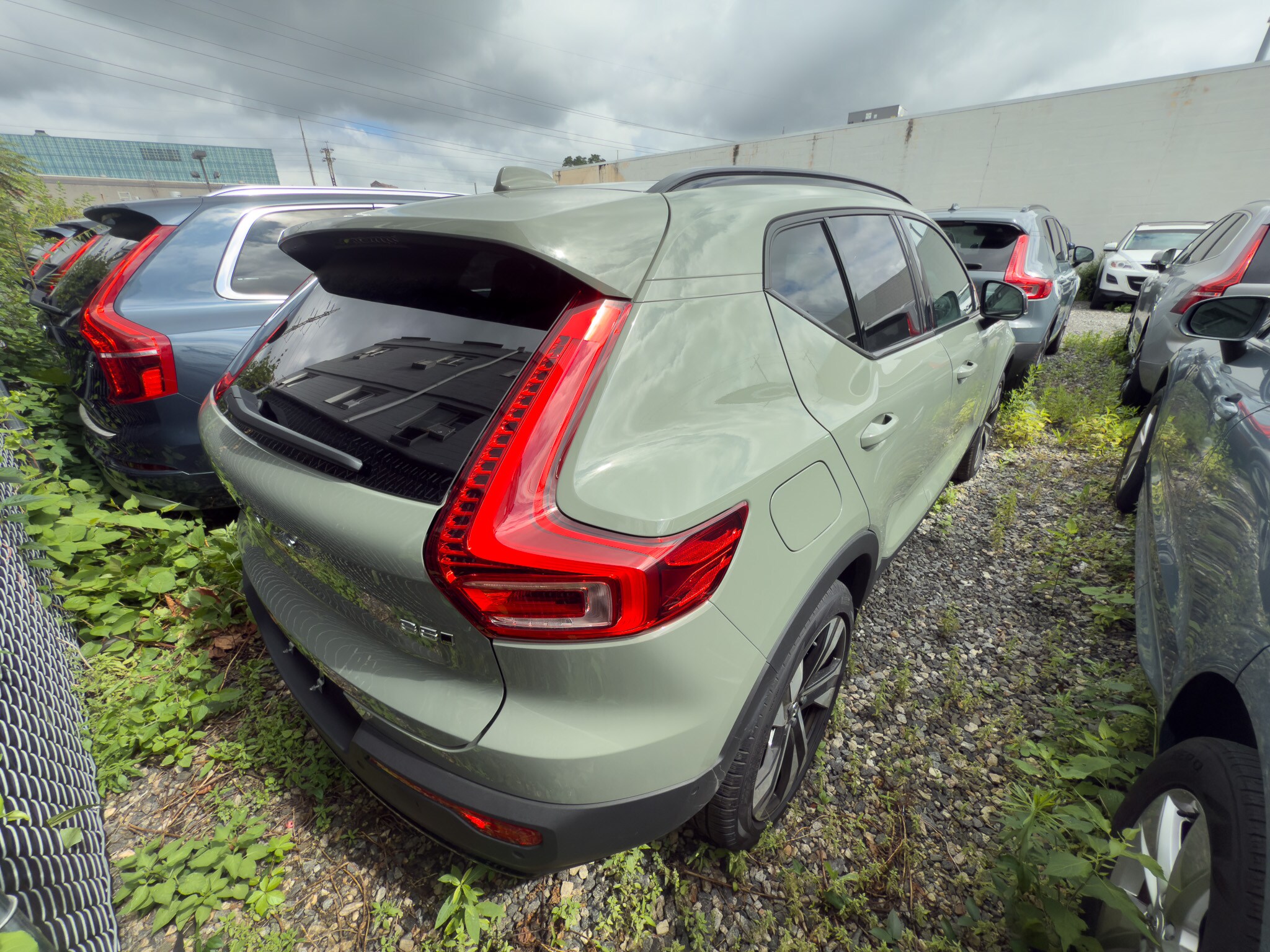 2024 Volvo XC40 Ultimate photo 4