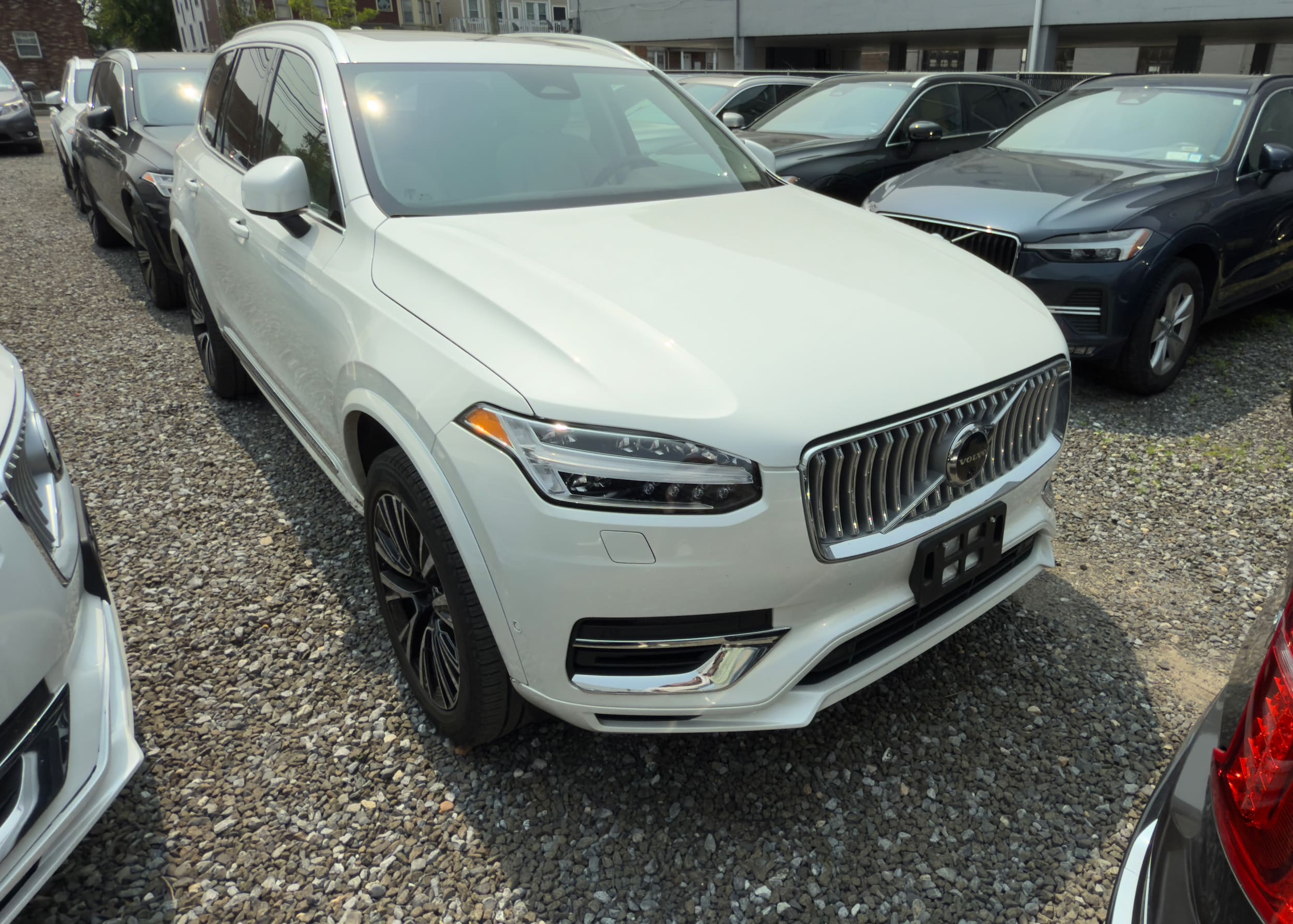 2023 Volvo XC90 Plus's photo