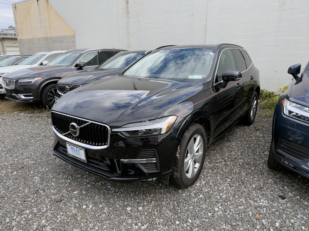 Certified 2022 Volvo XC60 B5 AWD Momentum SUV