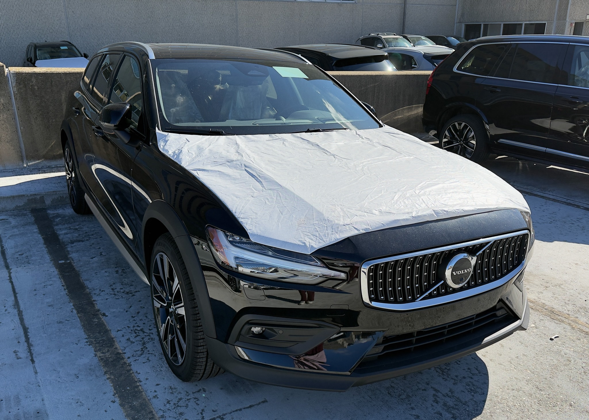 2026 Volvo V60 Cross Country Ultra's photo