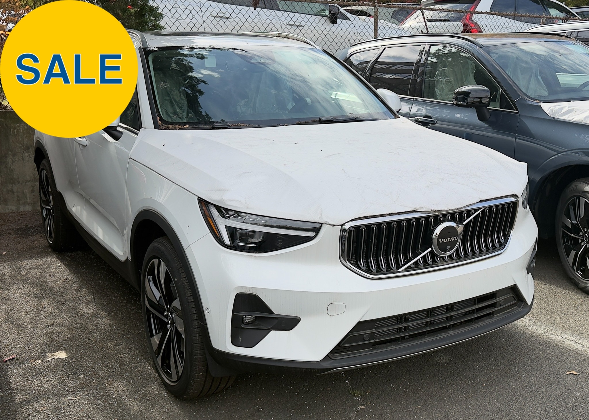 2025 Volvo XC40 Plus's photo