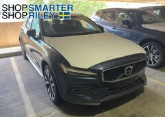 2026 Volvo V60 Cross Country B5 Ultra Wagon