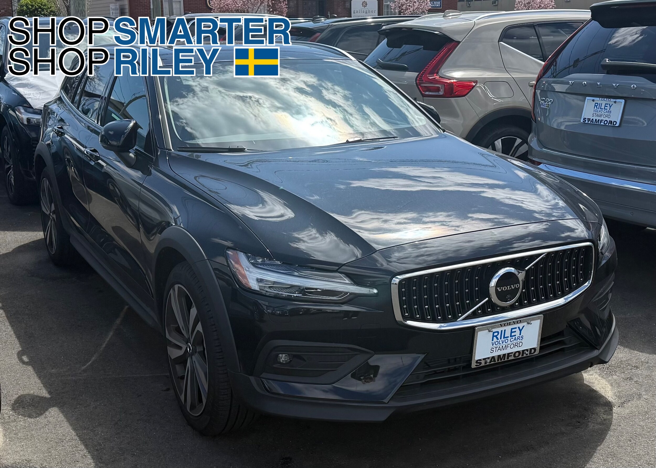 2025 Volvo V60 Cross Country Wagon 