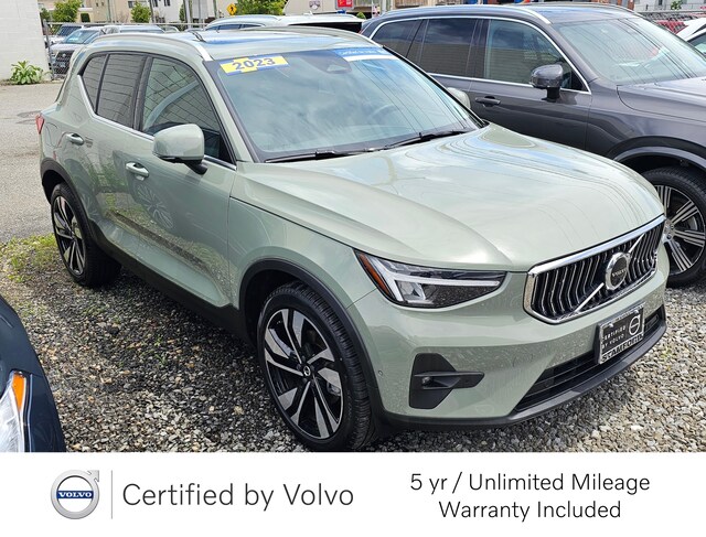 2023 Volvo XC40 B5 AWD Plus Bright SUV