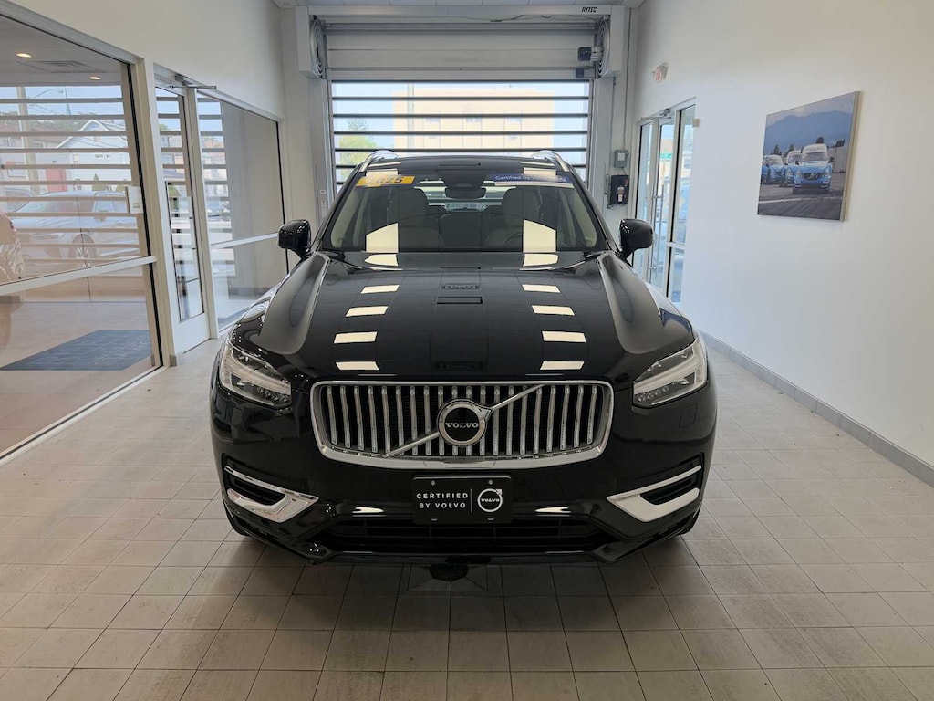 Used 2025 Volvo XC90 B5 Core SUV