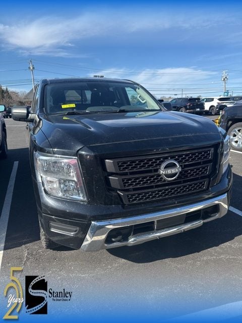 2023 Nissan Titan SV
